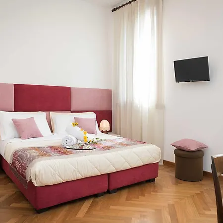 ベッド・アンド・ブレックファスト B&B Villa Romano 4*